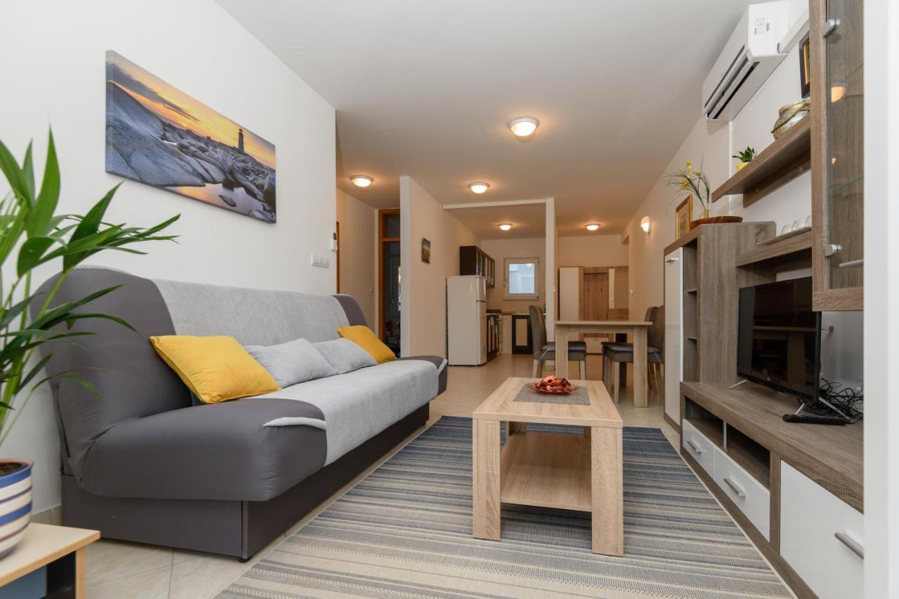 Apartman Karmela 자다르 외부 사진